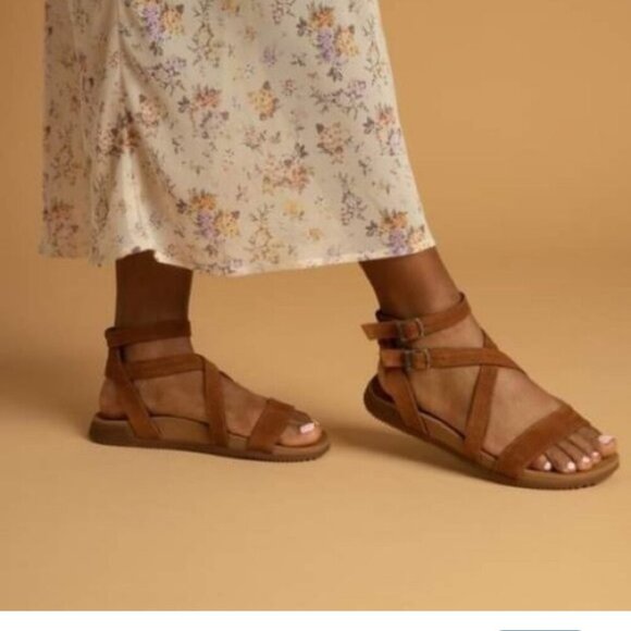 Chaco Woman's Toffee Carmel Suede Gladiator Style  Summer Sandals Sz 12 - Picture 1 of 8